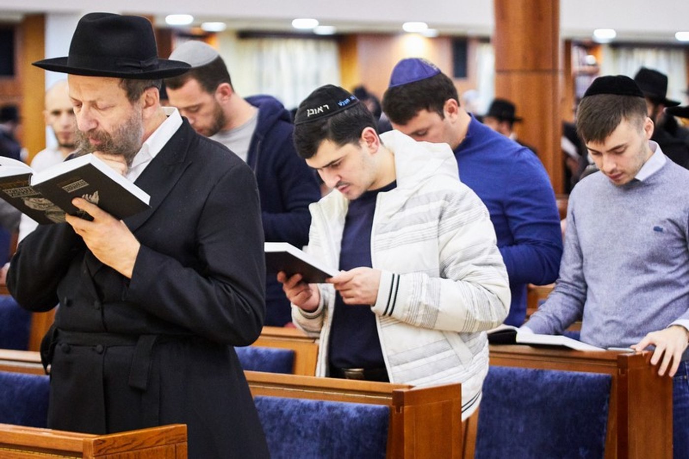 "סליחות נאכט אין מוסקבה": הצלם לוי נאזרוב מגיש גלריה מעוררת