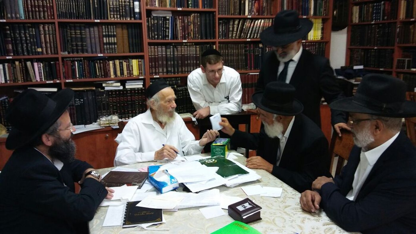 הגר"ש מחפוד התברך אצל הגר"י אדלשטיין. צפו
