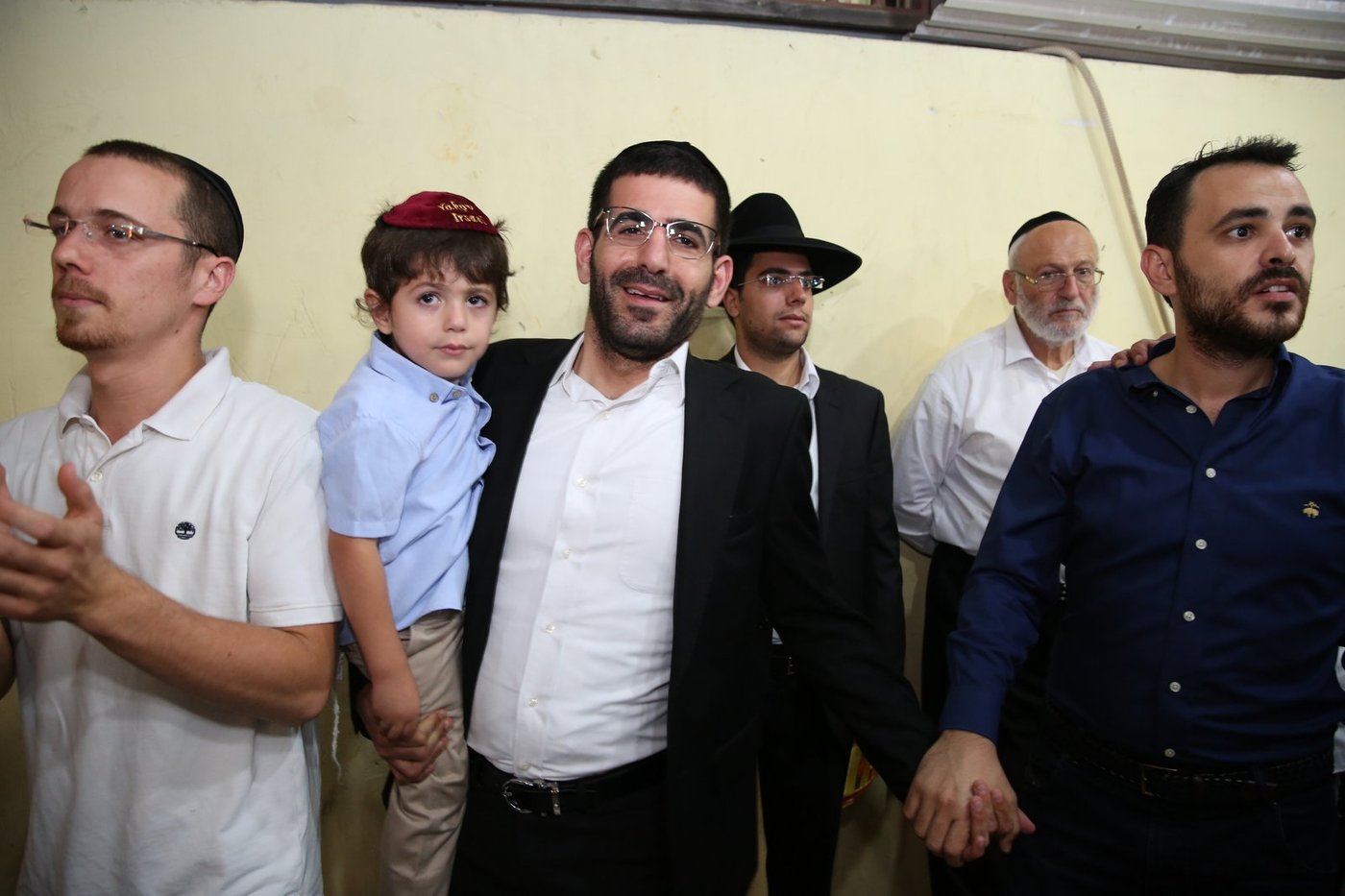 "חי בשבילכם": כשיגאל גואטה התחיל לשיר. צפו