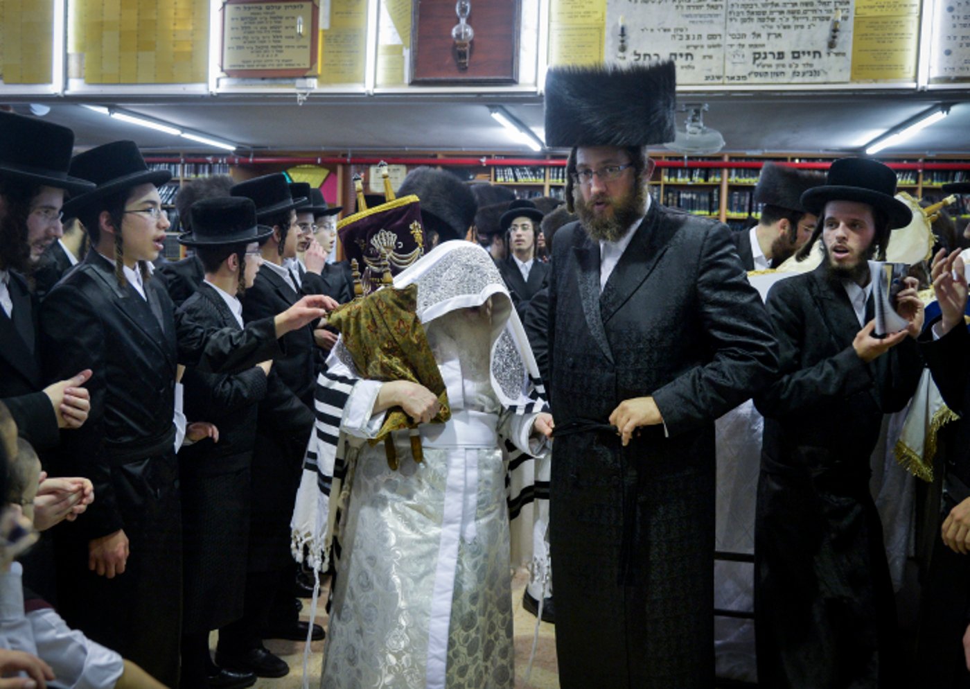 רחובות: הקפות שניות בקרעטשניף. תיעוד