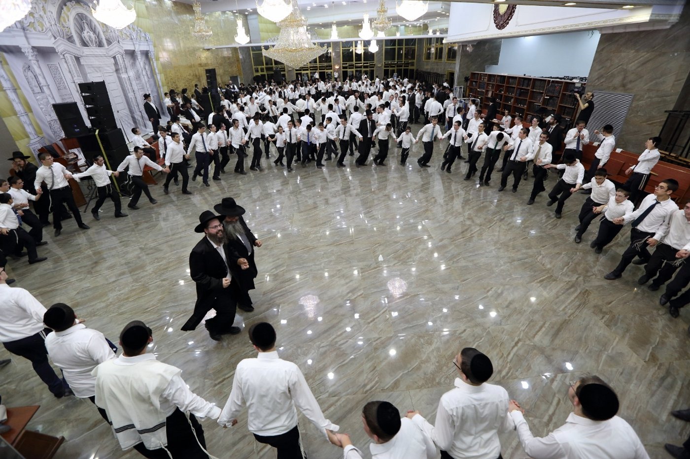 מאיר אדלר הקפיץ את "עטרת שלמה". צפו