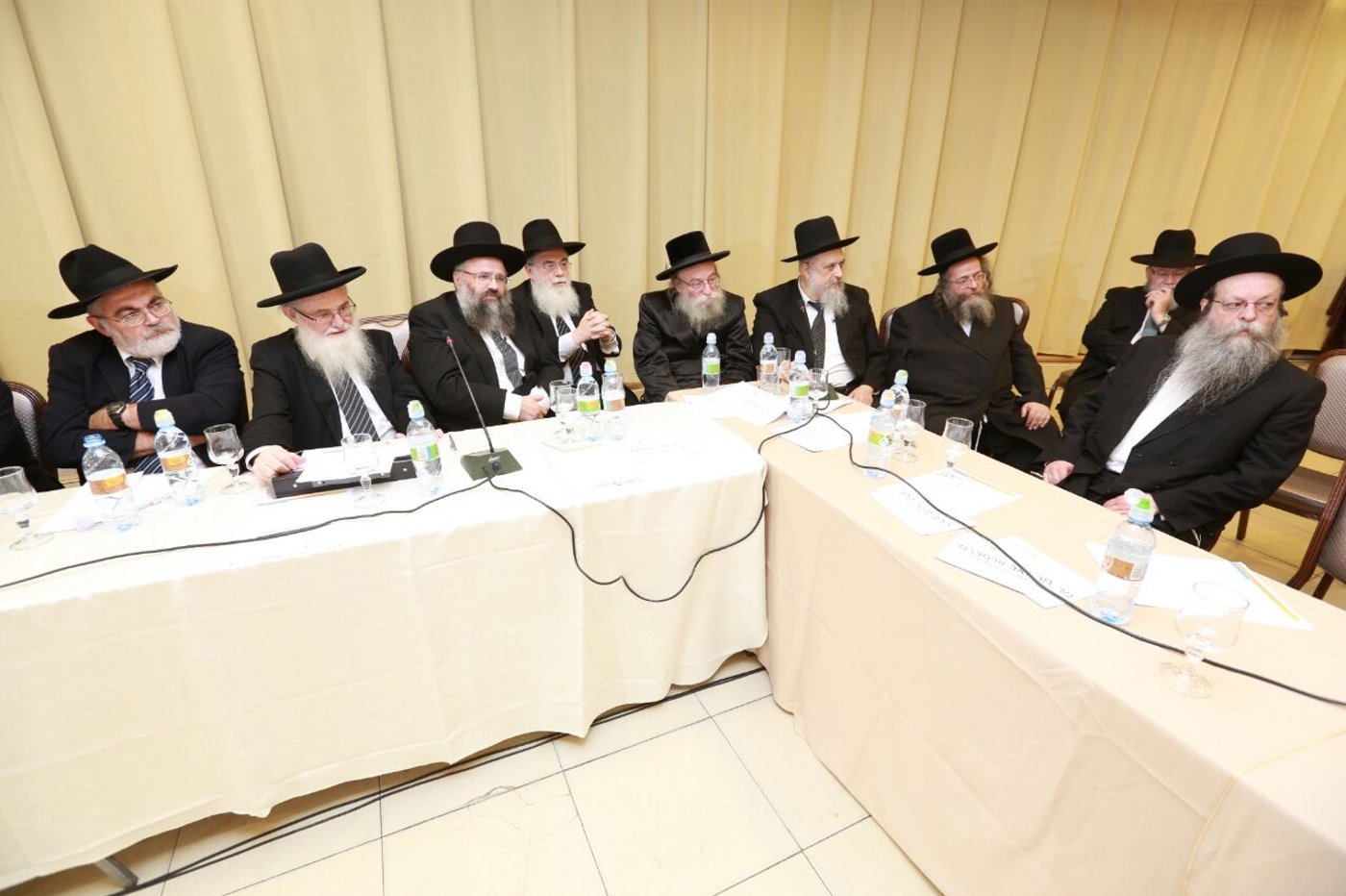 מאות משתתפים בוועידת רפואה והלכה בני ברק