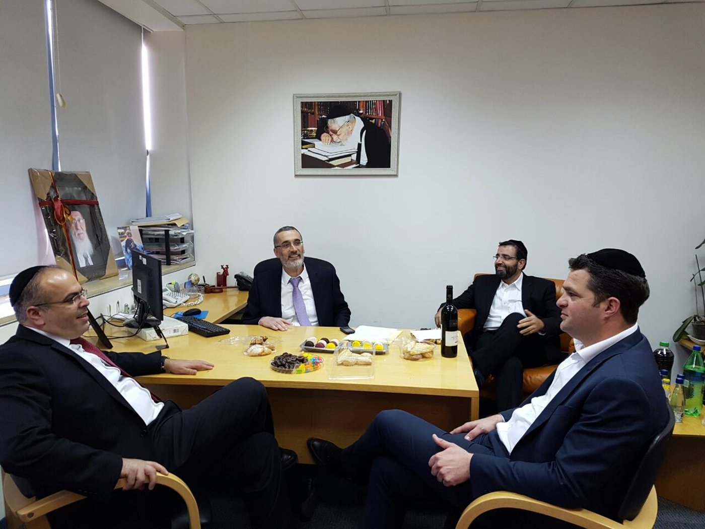 לראשונה מהניתוח: צביקה כהן חזר לעירייה