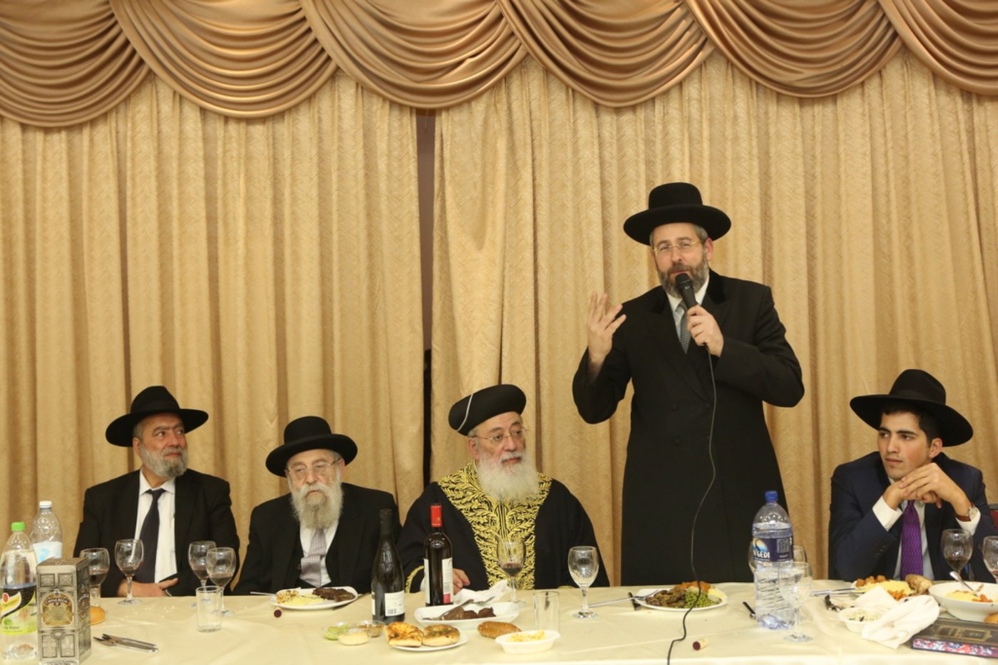 הגר"ש אוירבך בשבע ברכות לנכד הגר"ש עמאר