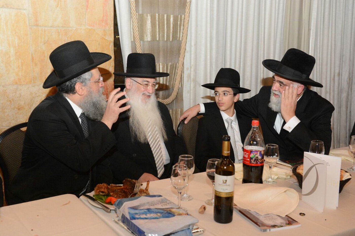 הרב פינטו, חתן בר המצווה, הגר"מ רבינוביץ והגר"ד יוסף