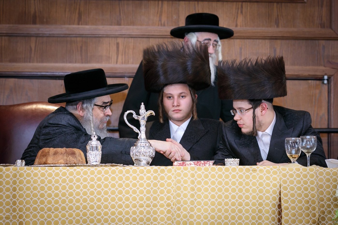 סאטמר: יומיים רצופים במלון - עד לסיום מסכת | צפו