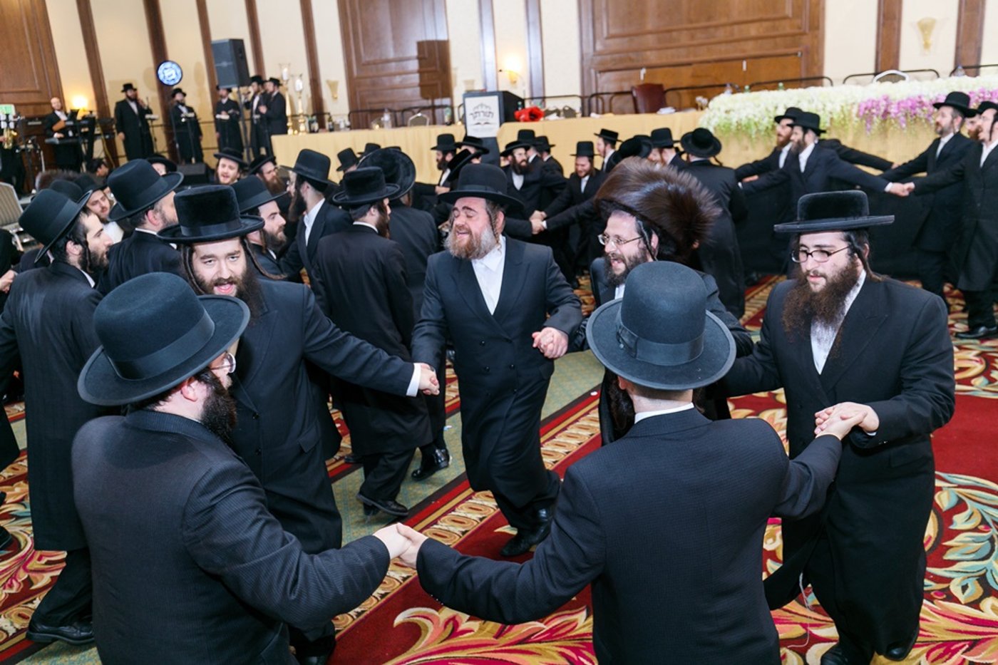 סאטמר: יומיים רצופים במלון - עד לסיום מסכת | צפו