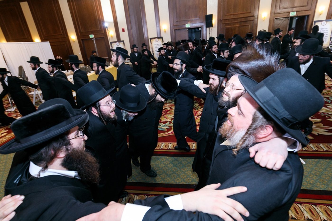 סאטמר: יומיים רצופים במלון - עד לסיום מסכת | צפו