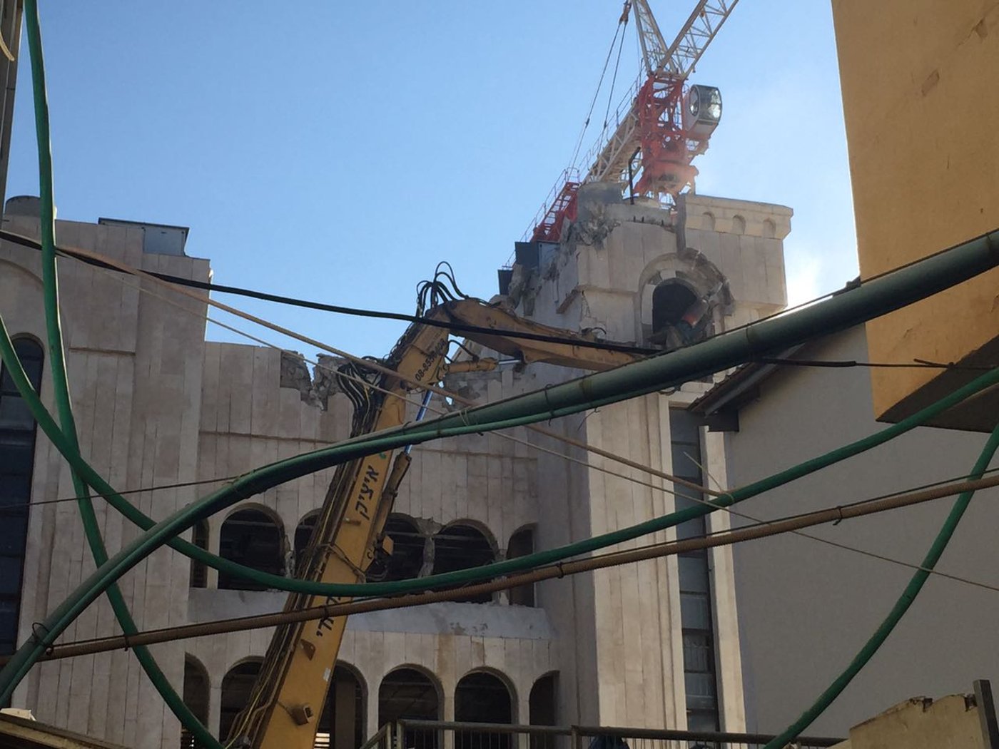 היסטוריה בחסידות ויז'ניץ: החלה הסרת בית המדרש הגדול