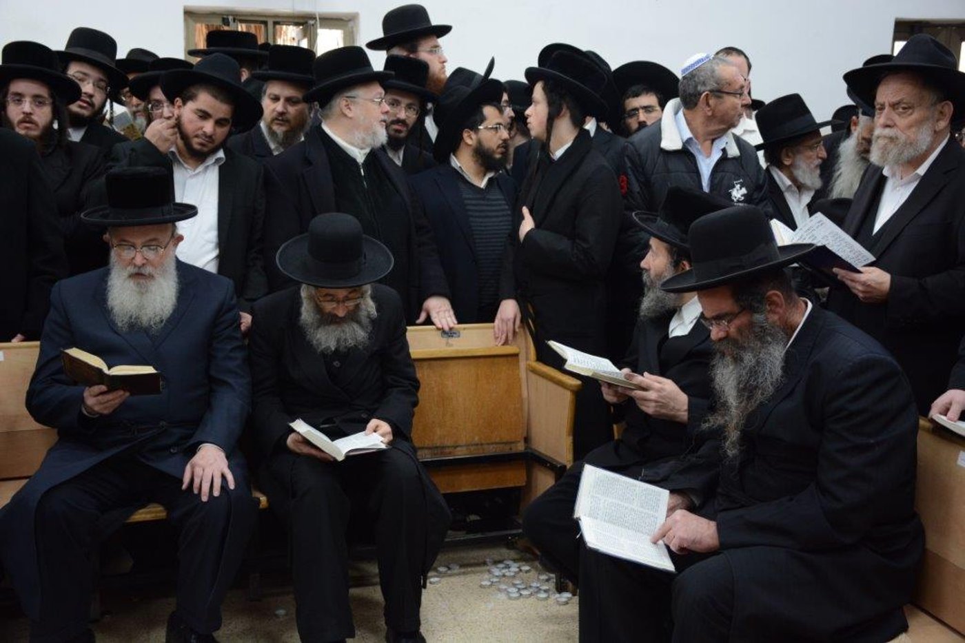 המונים בהלווית האדמו"ר מז'מיגראד זצ"ל