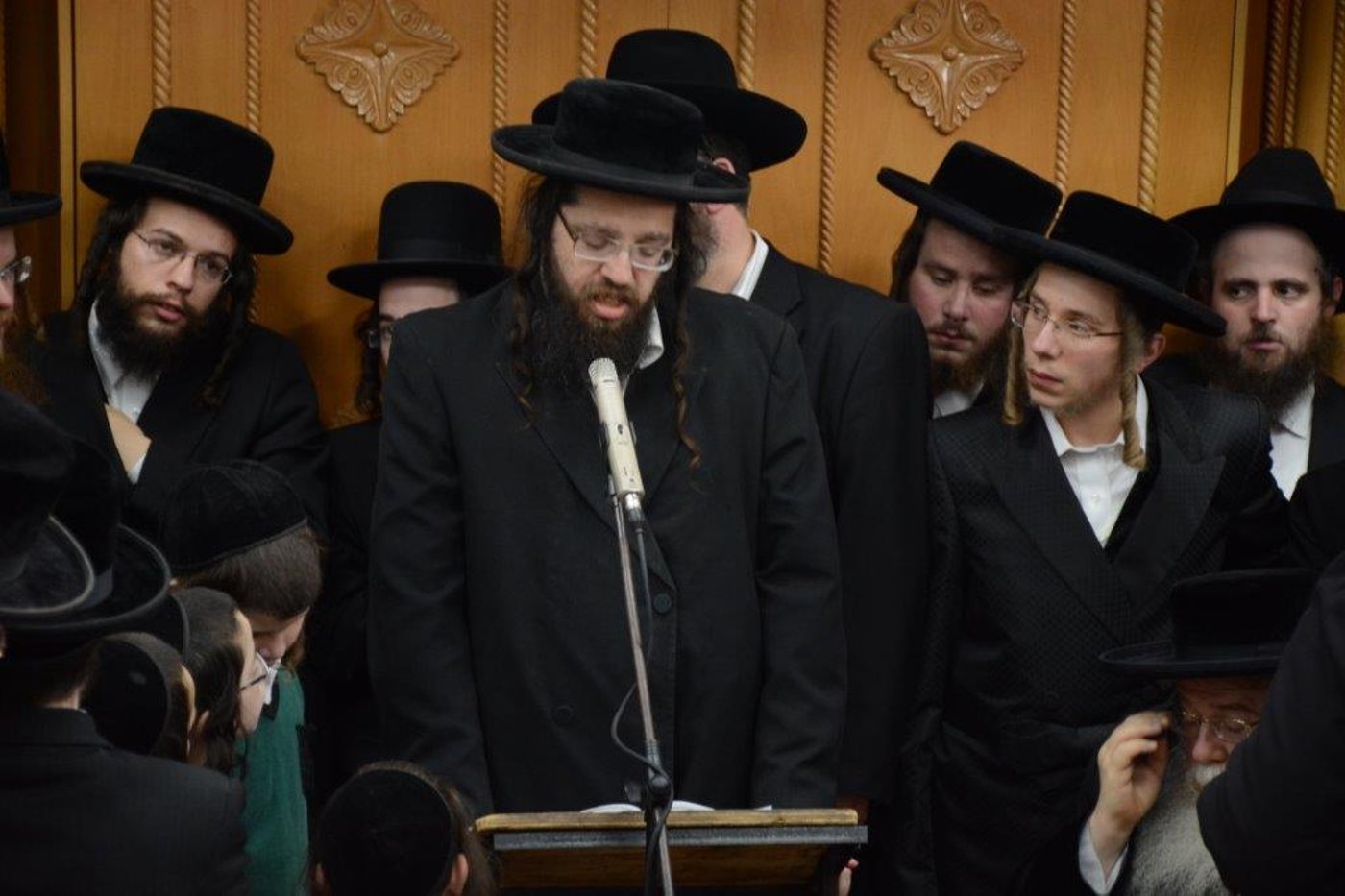 המונים בהלווית האדמו"ר מז'מיגראד זצ"ל