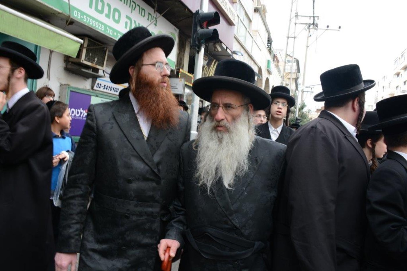 המונים בהלווית האדמו"ר מז'מיגראד זצ"ל