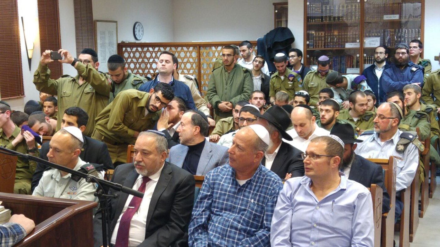 ליברמן לחיילים: "מי שעושה לכם שיימינג עובד עבודה זרה"