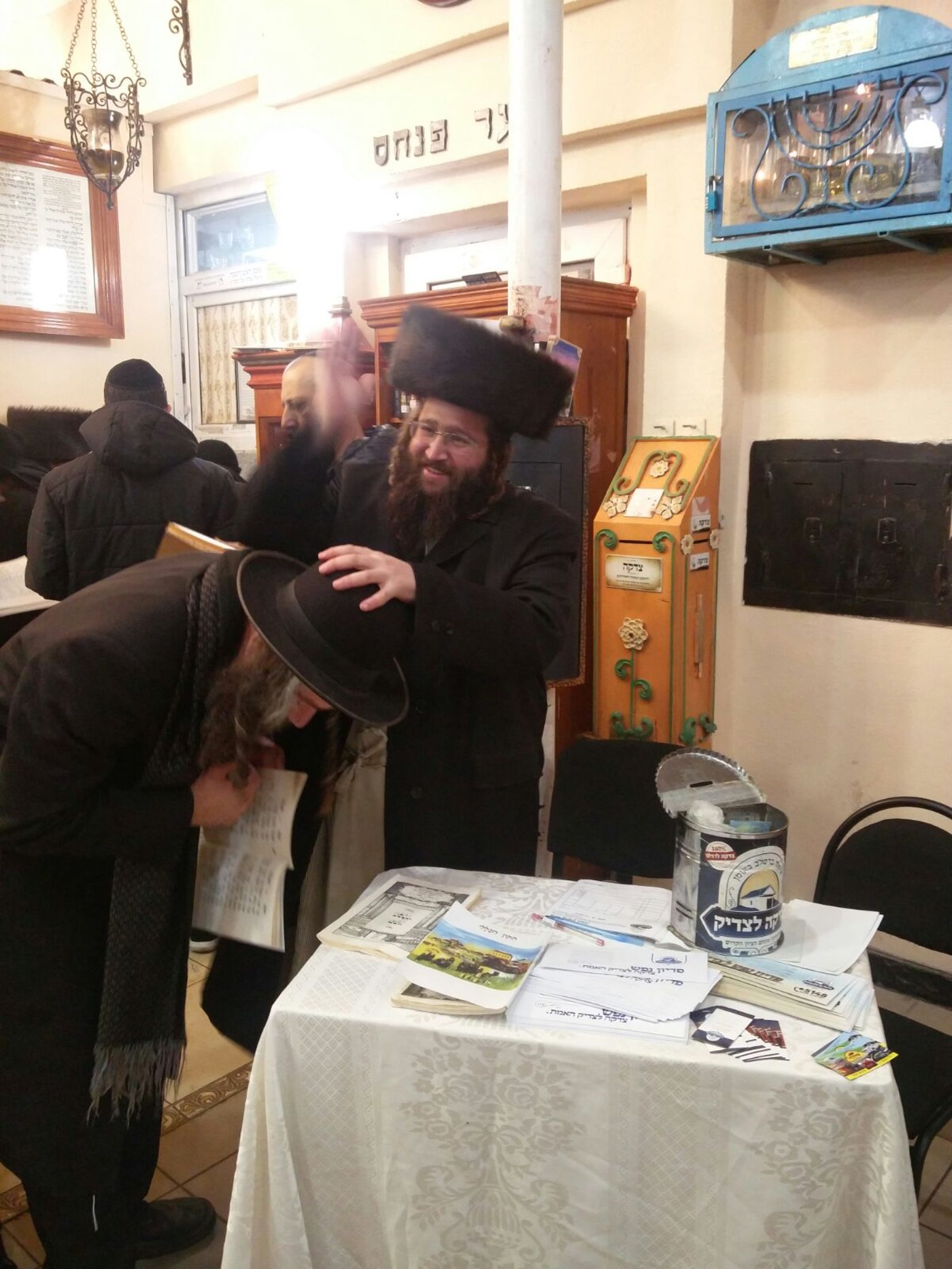 צפו בתיעוד: שבת חנוכה באומן