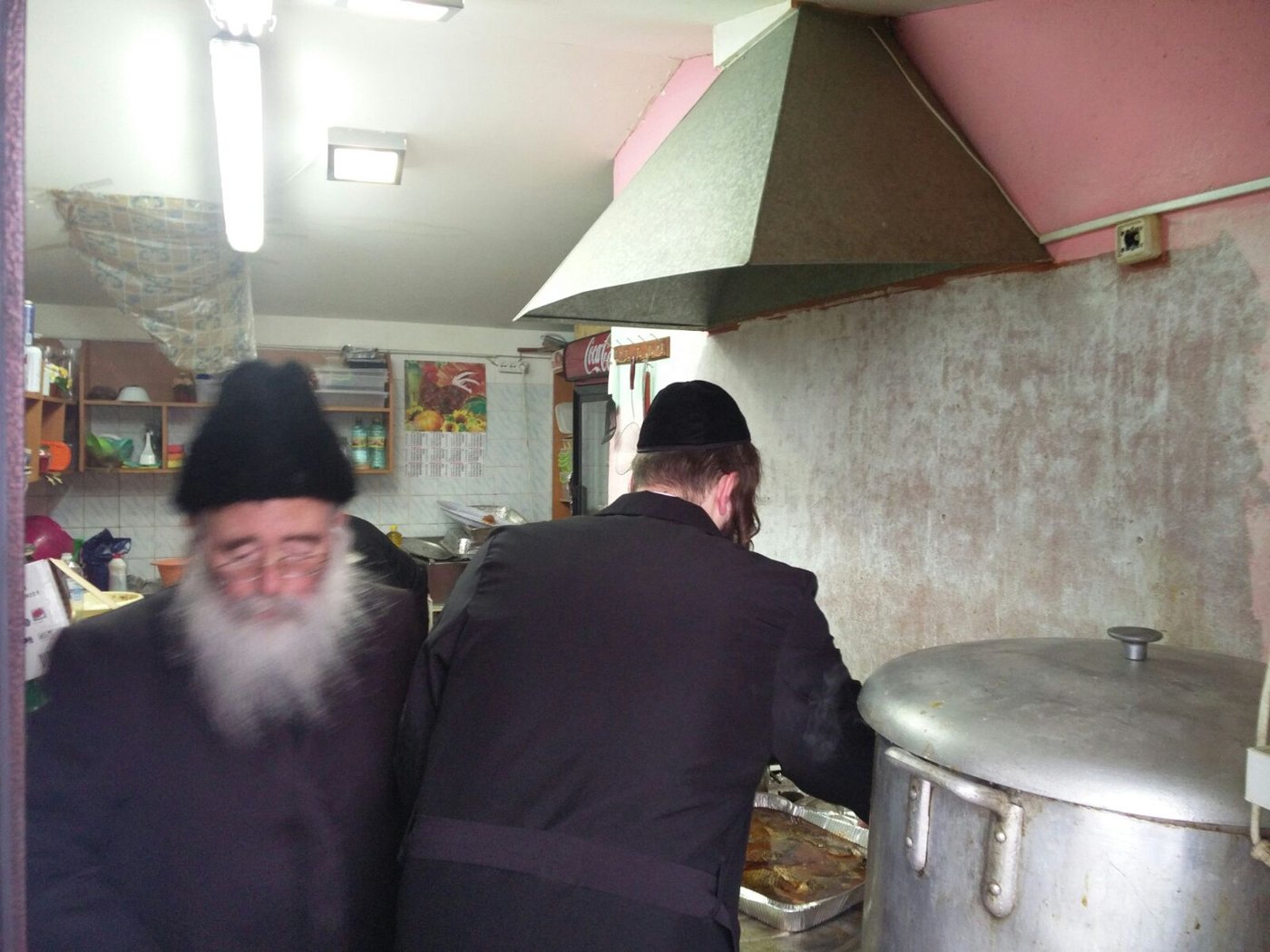 צפו בתיעוד: שבת חנוכה באומן