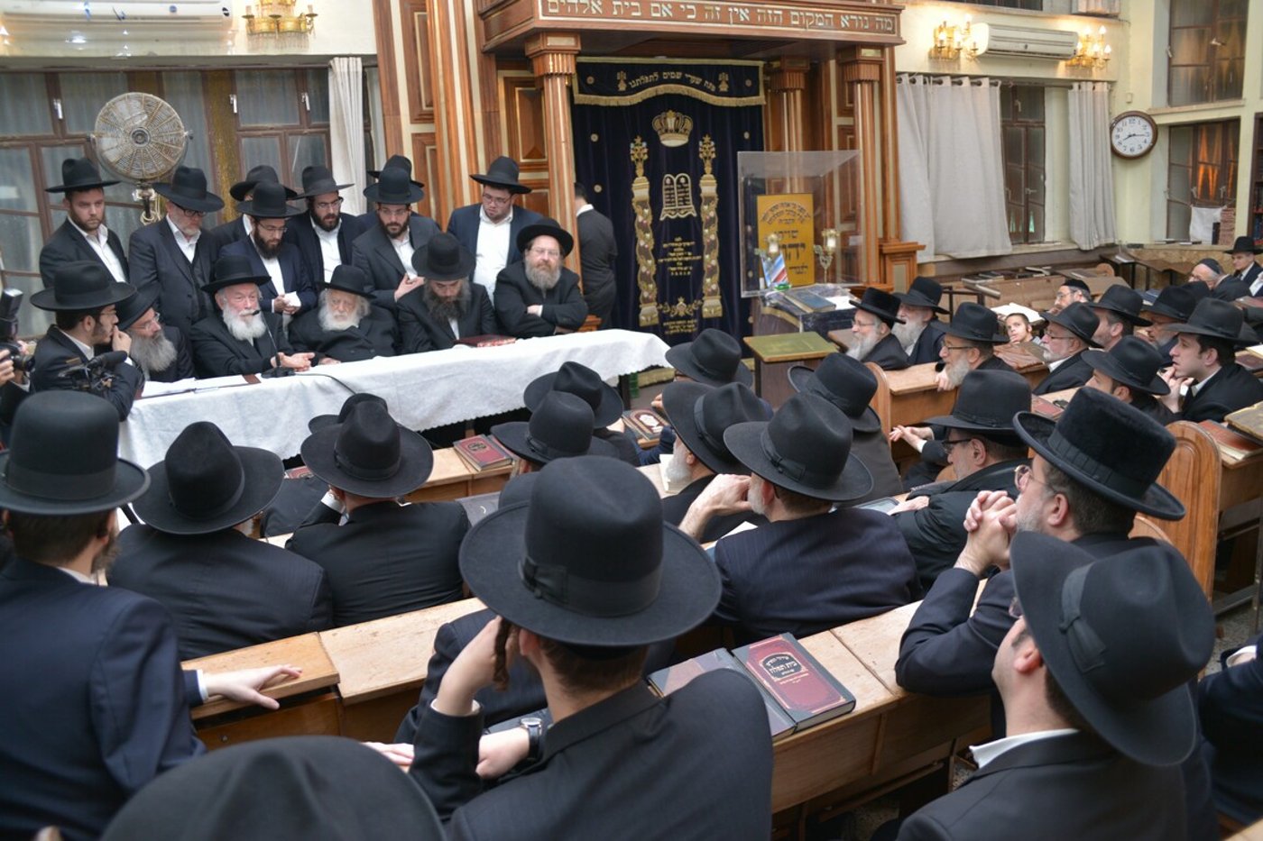 כך ניצל היהודי שירה במחבלים הערבים