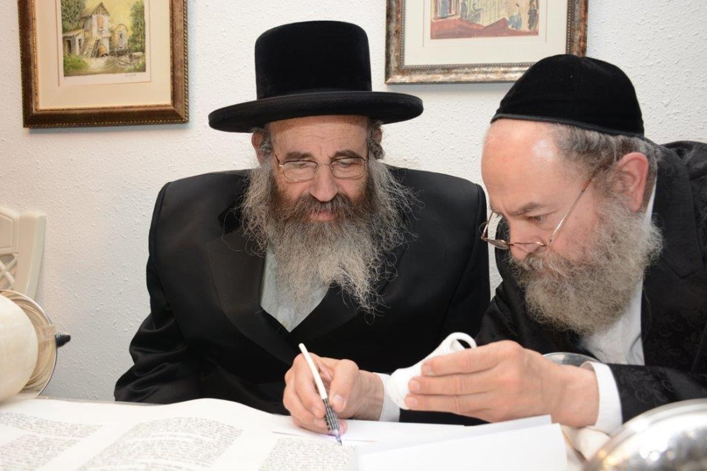 מעמד הכנסת ספר תורה לבית המדרש רחמסטריווקא בבני ברק
