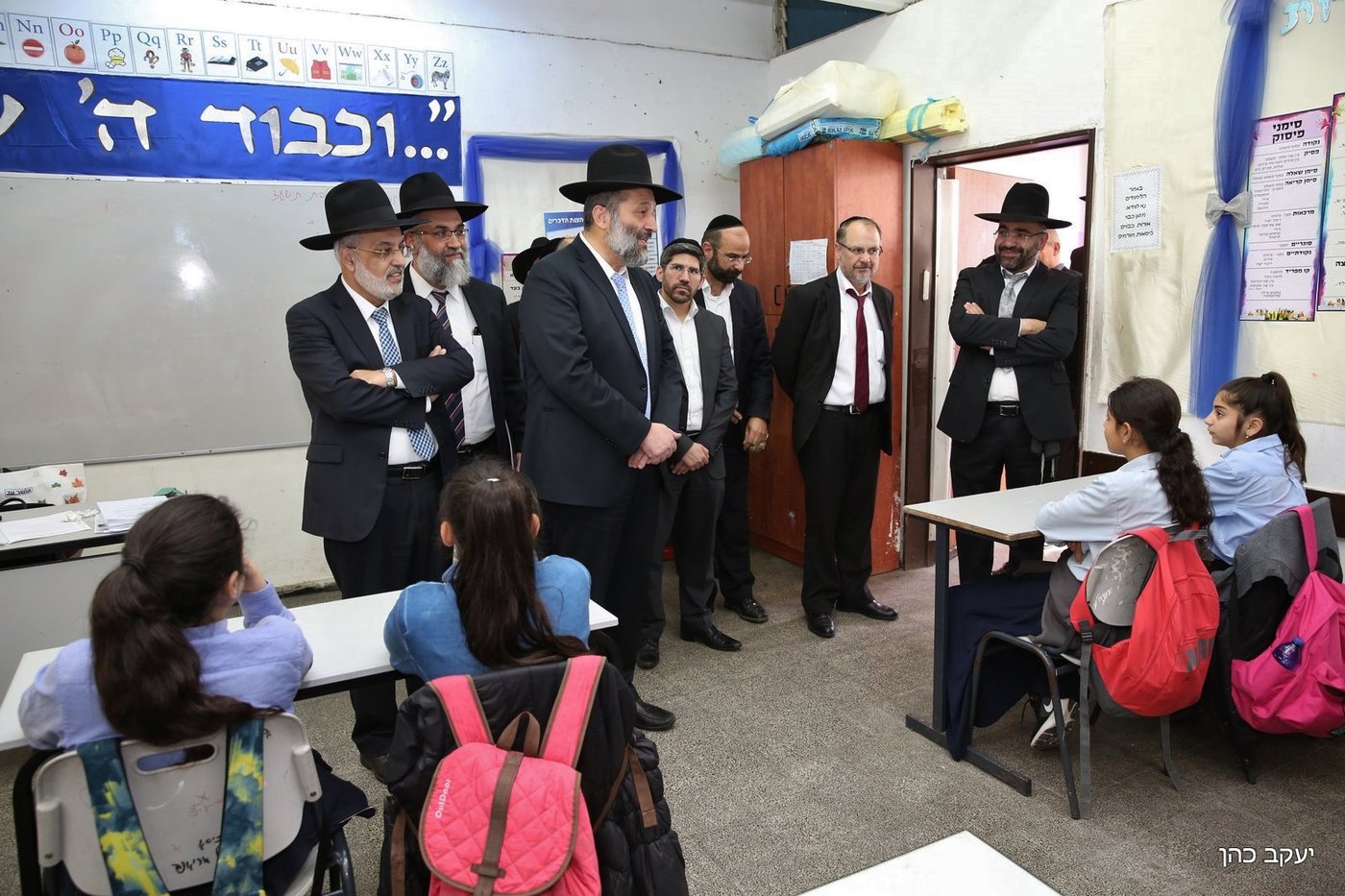 השר דרעי בביקור ברמלה: "נדאג לישיבות וסמינרים בעיר"