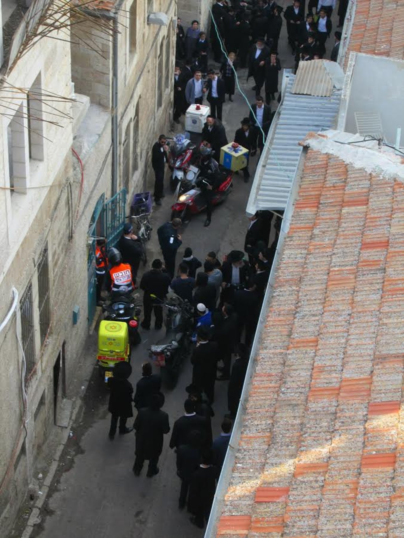 שעות לאחר הדיון בכנסת: חייל חרדי הותקף ב"בית ישראל"