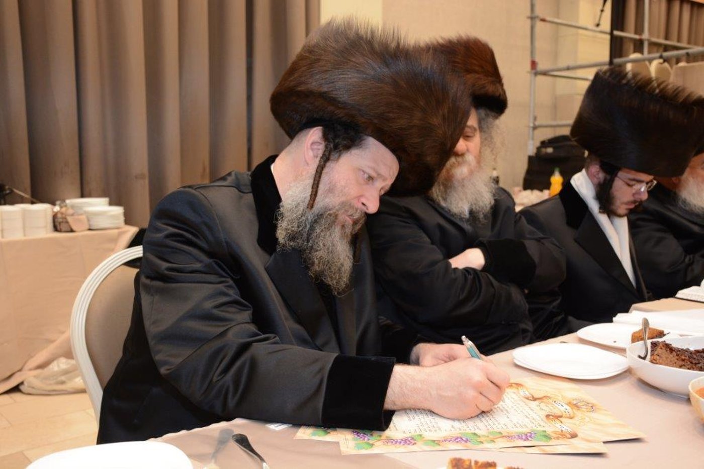 שמחת החתונה בחצר שאץ אשדוד. תיעוד