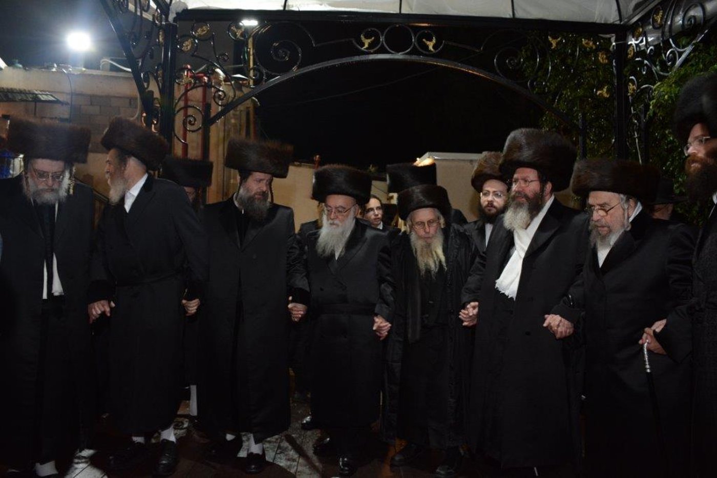 שמחת החתונה בחצר שאץ אשדוד. תיעוד