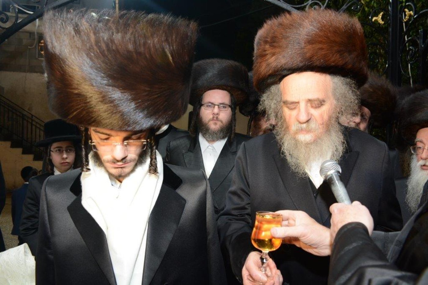 שמחת החתונה בחצר שאץ אשדוד. תיעוד