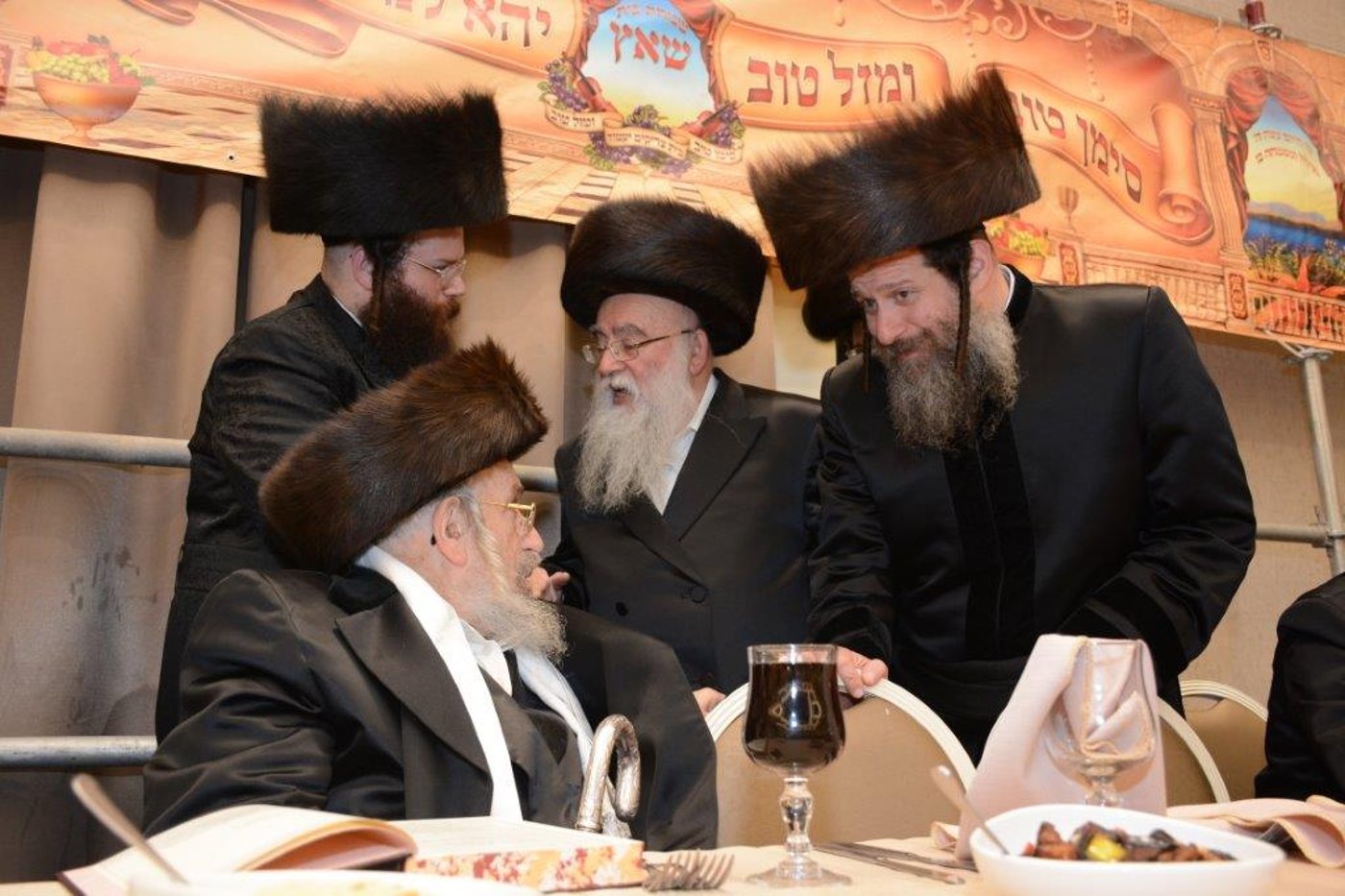 שמחת החתונה בחצר שאץ אשדוד. תיעוד