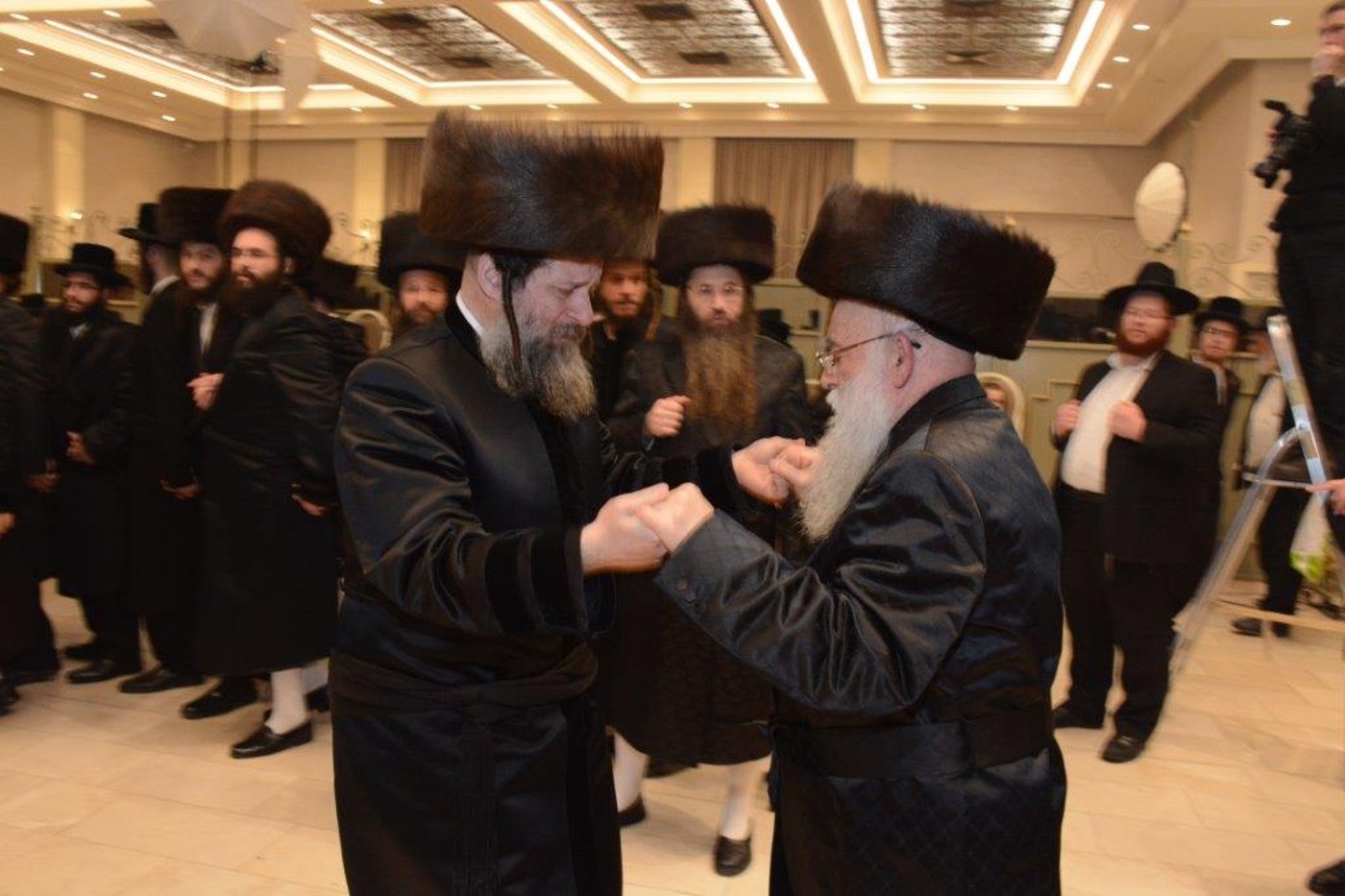 שמחת החתונה בחצר שאץ אשדוד. תיעוד