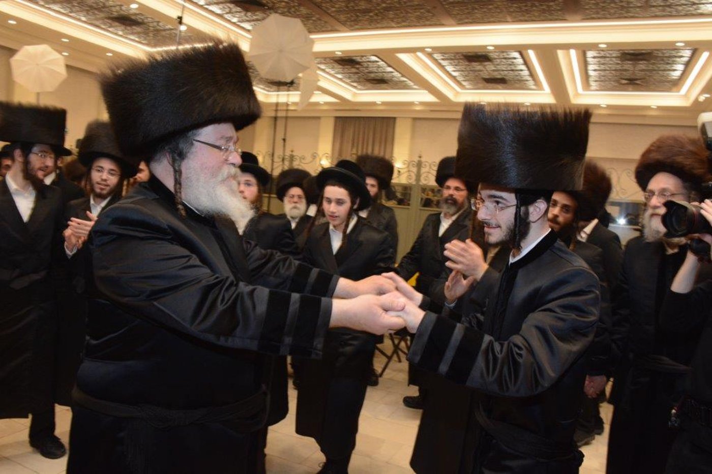 שמחת החתונה בחצר שאץ אשדוד. תיעוד