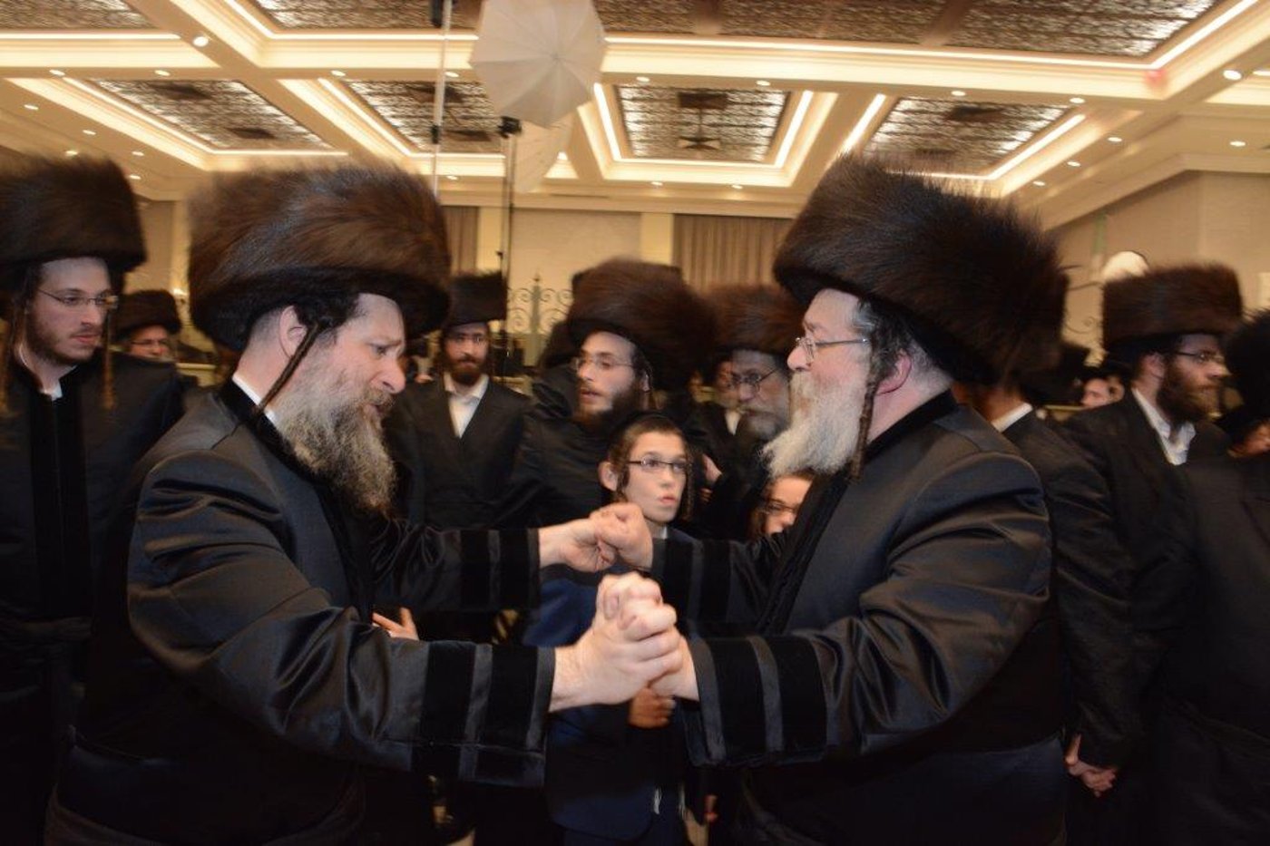 שמחת החתונה בחצר שאץ אשדוד. תיעוד