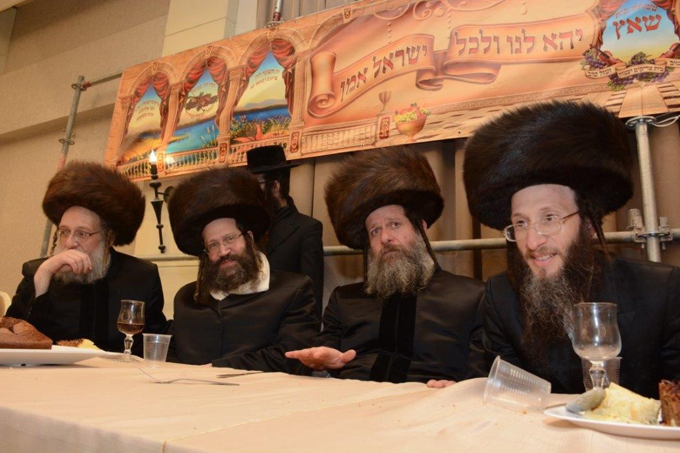 שמחת החתונה בחצר שאץ אשדוד. תיעוד