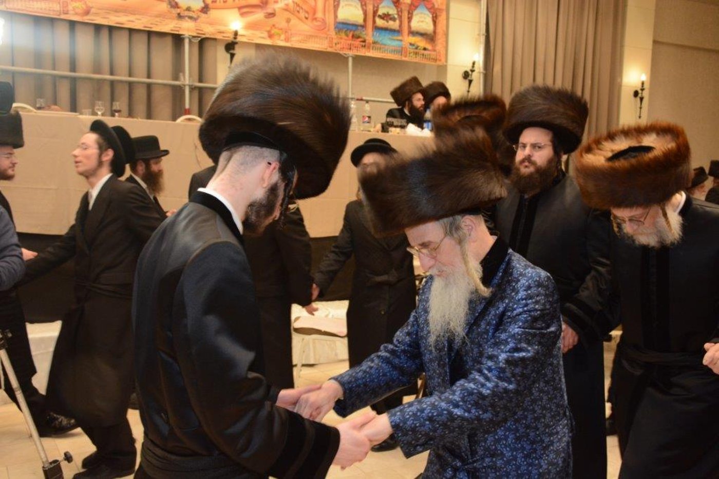 שמחת החתונה בחצר שאץ אשדוד. תיעוד