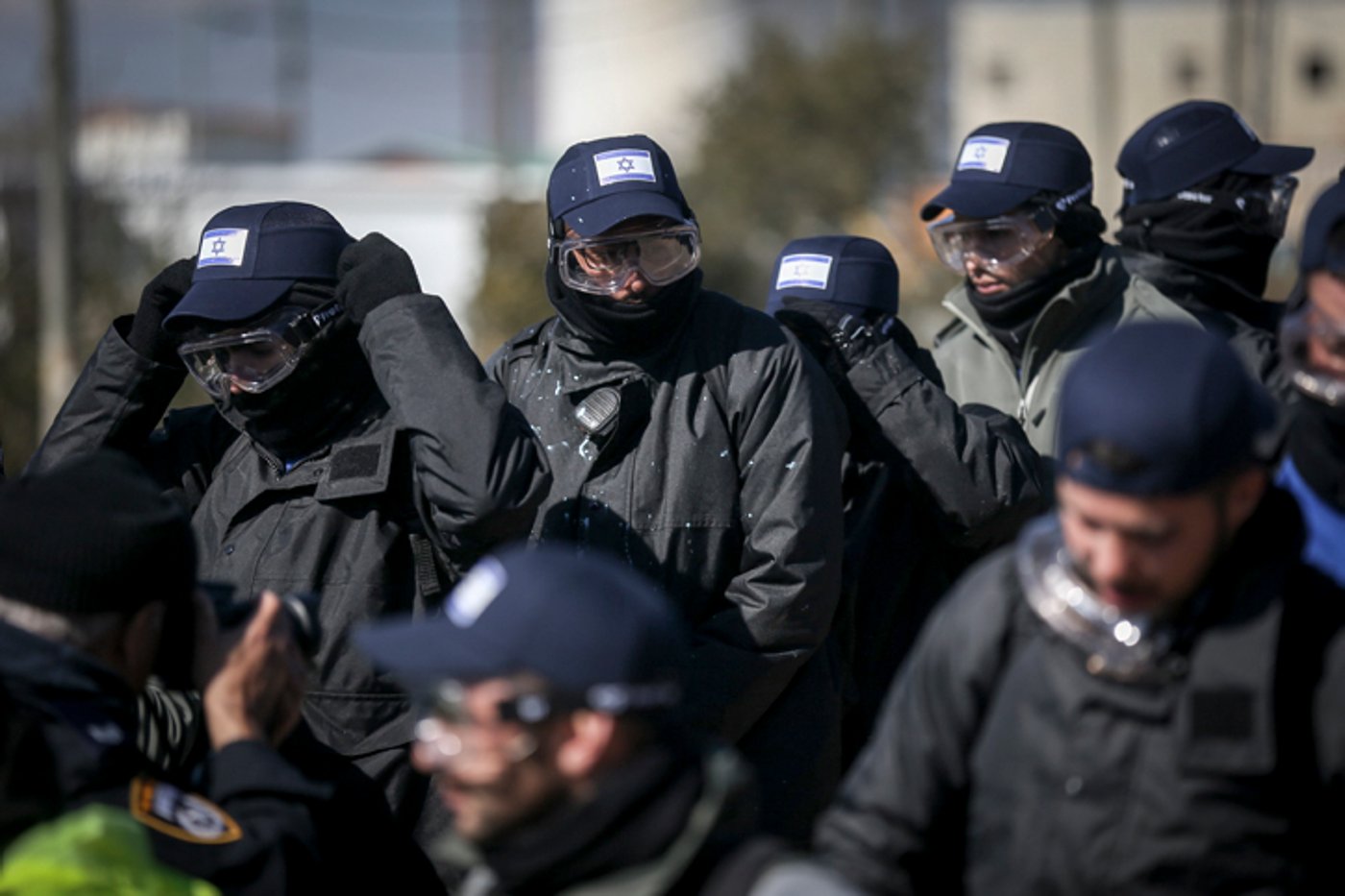 הפינוי האלים של בית הכנסת בעמונה | צפו בגלריה