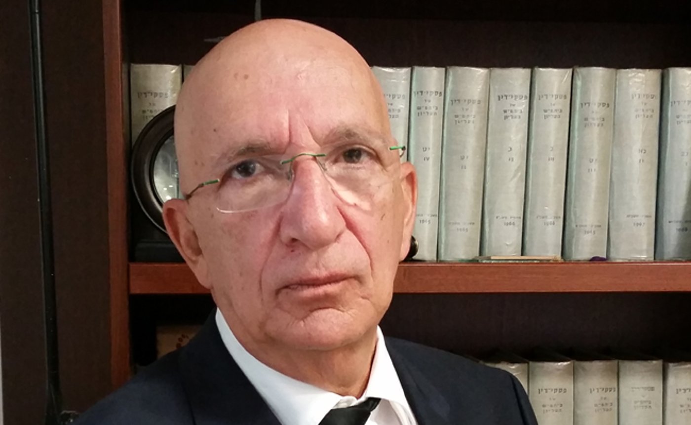 כותב השורות. עו"ד ששי גז