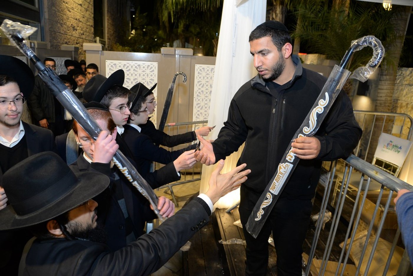 סיום "שערי תשובה" במעמד מרן הגר"ח קנייבסקי. צפו
