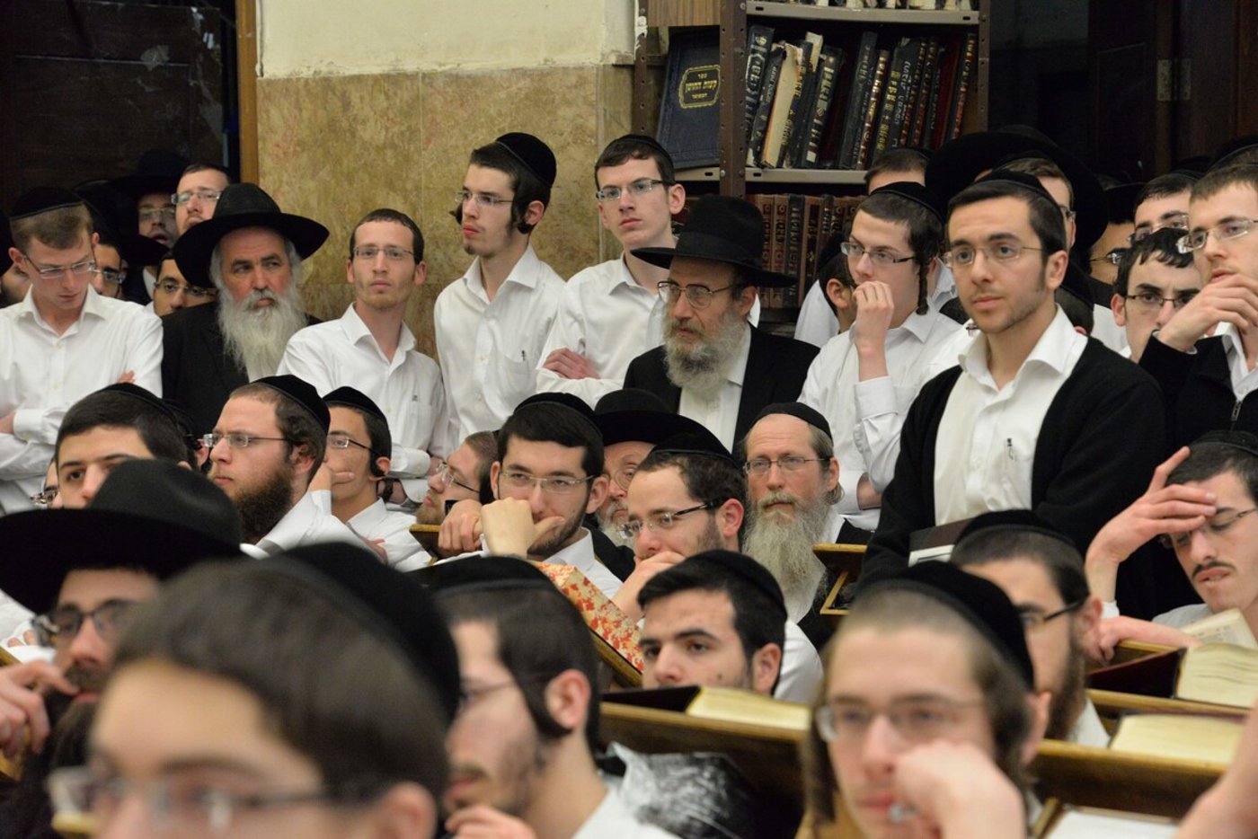 עצרת מספד בישיבת פוניבז' לגר"י אדלשטיין