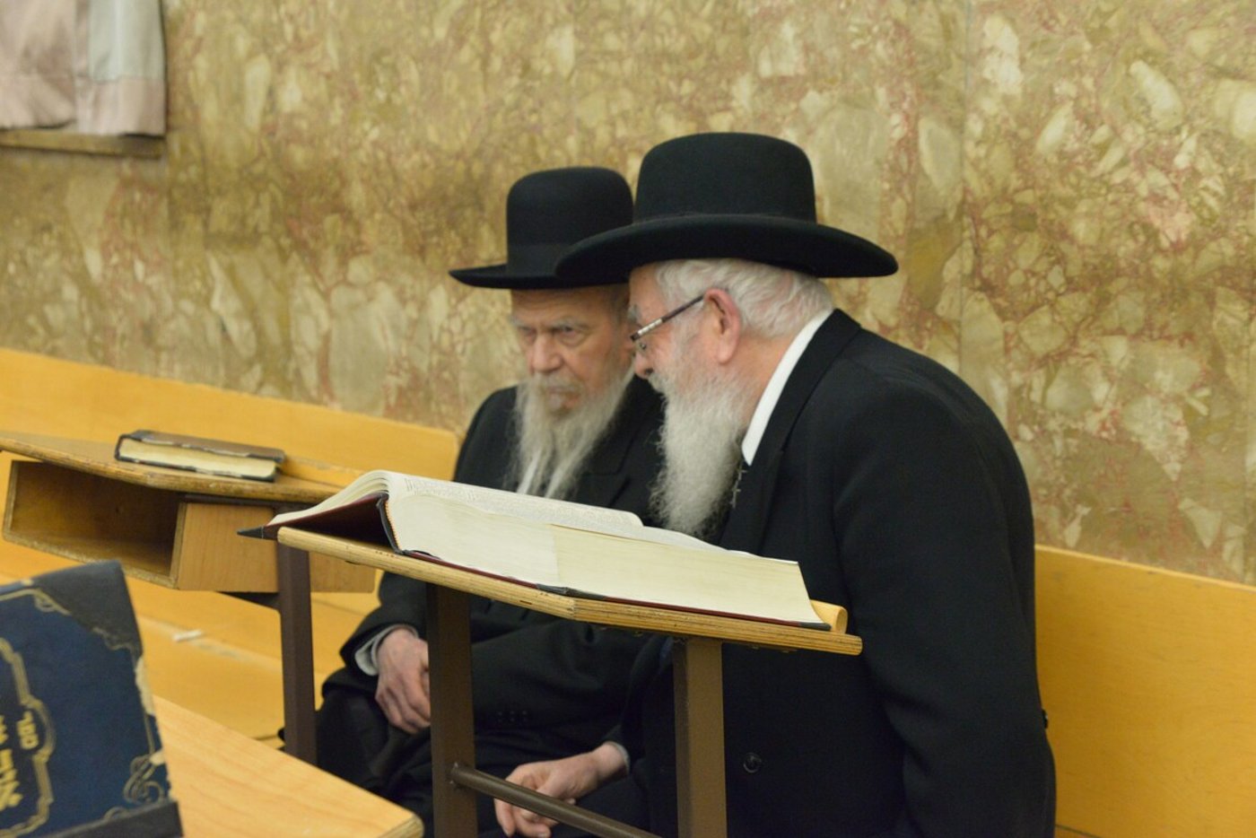 עצרת מספד בישיבת פוניבז' לגר"י אדלשטיין