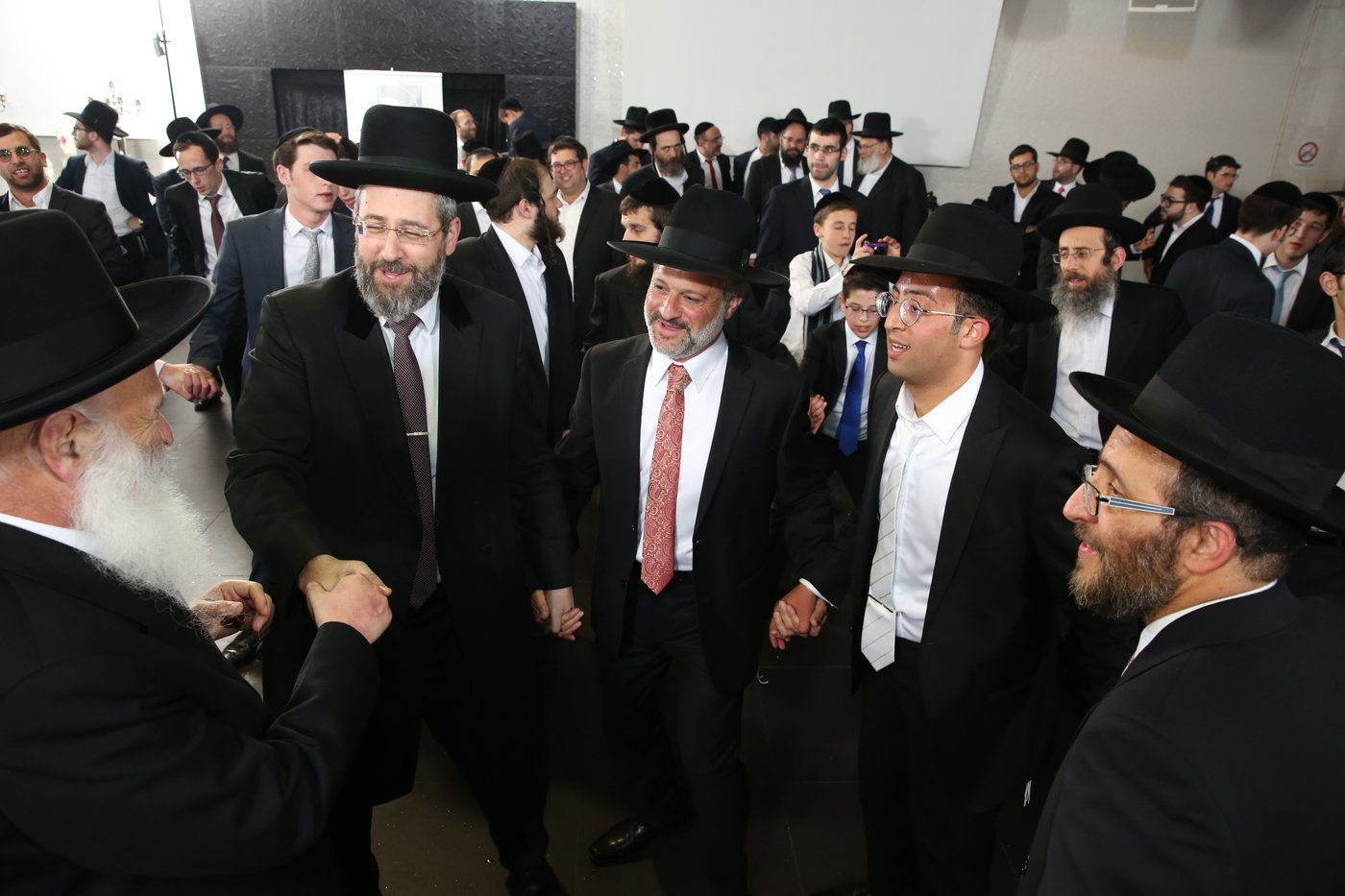 בצלאל קאהן חיתן, כולם התייצבו | גלריה