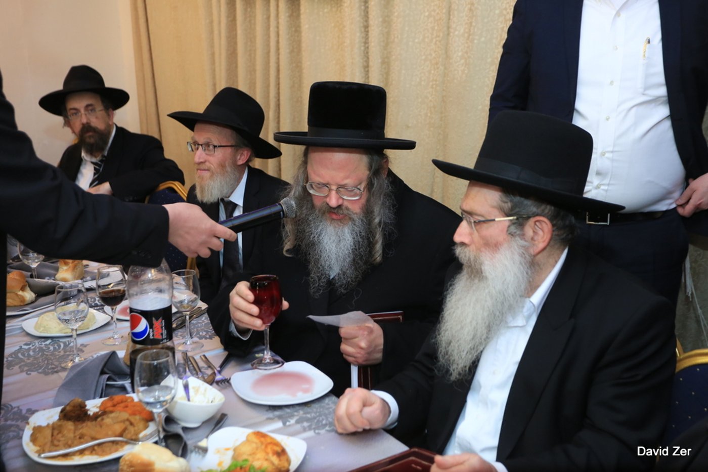 יענקי קנייבסקי הזמין - כולם התייצבו • גלריה
