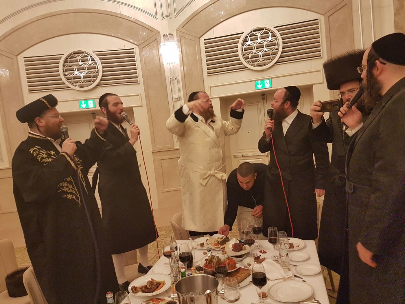 מי השתתף במסיבת פורים של מנחם גשייד?