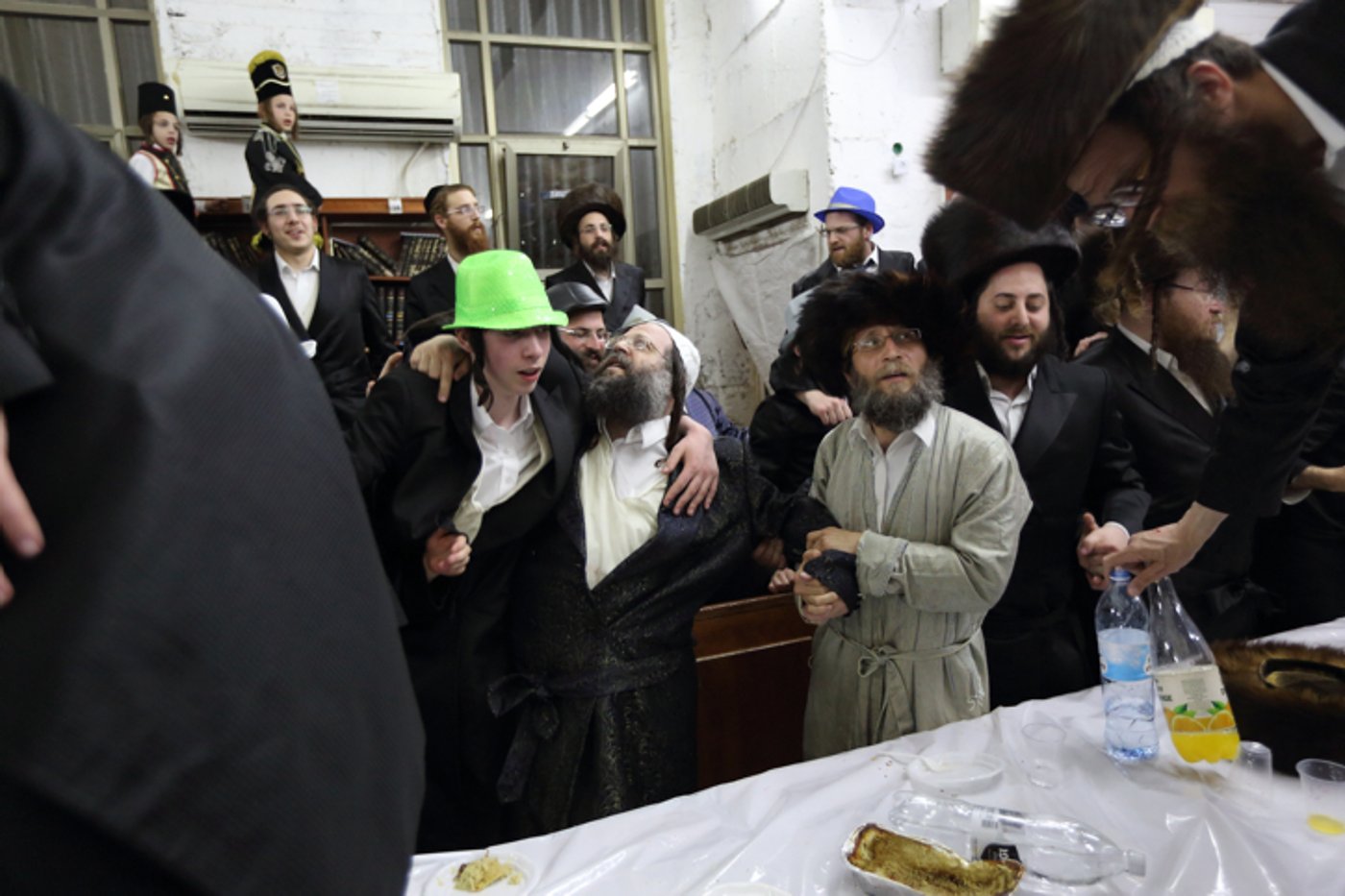 טיש פורים של 'רבי מיילך' בידרמן | תיעוד