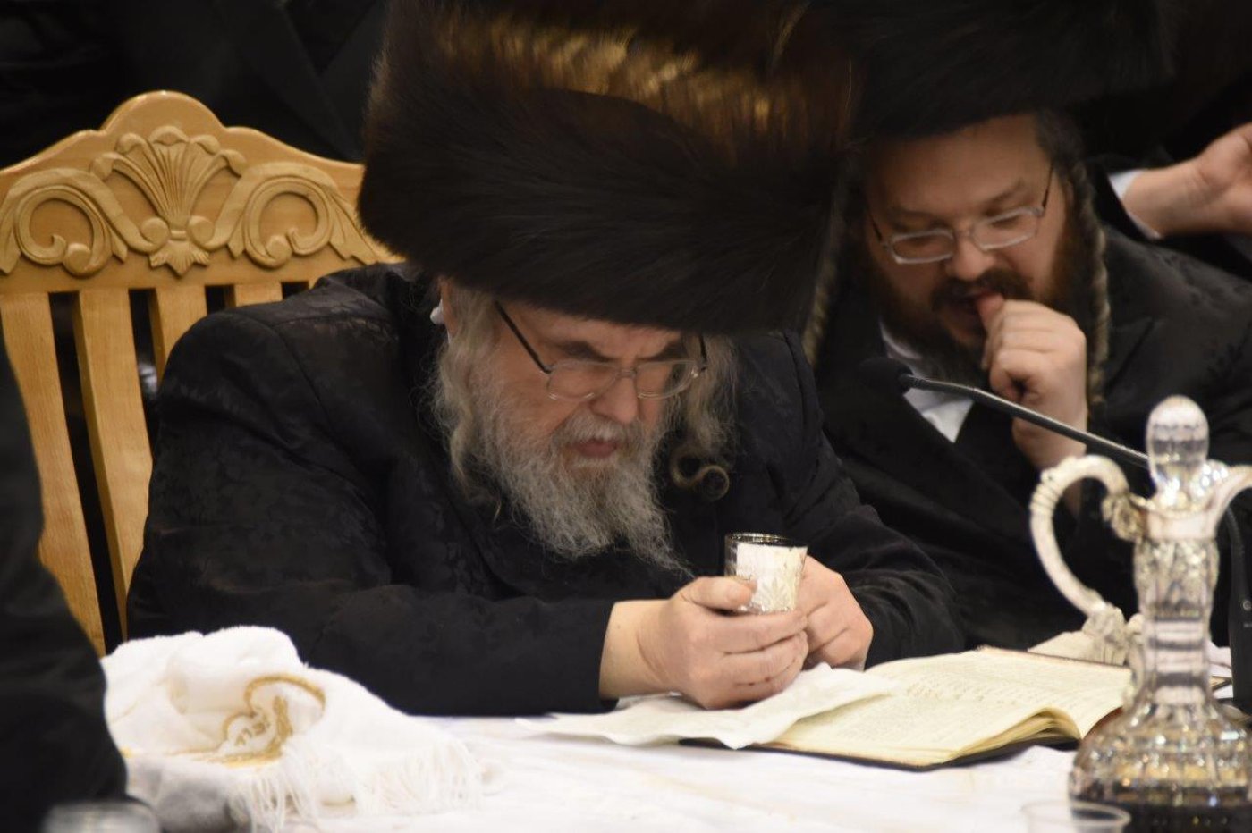 תיעוד מקיף: פורים בחצר הקודש בעלזא