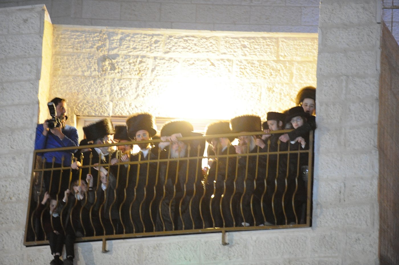 תיעוד ענק: הרבי מויז'ניץ חנך בית מדרש חדש בביתר עילית