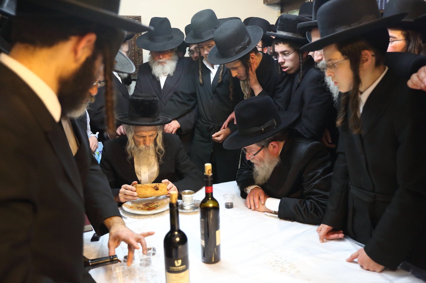 תיעוד: הכנסת ספר התורה בסטריקוב