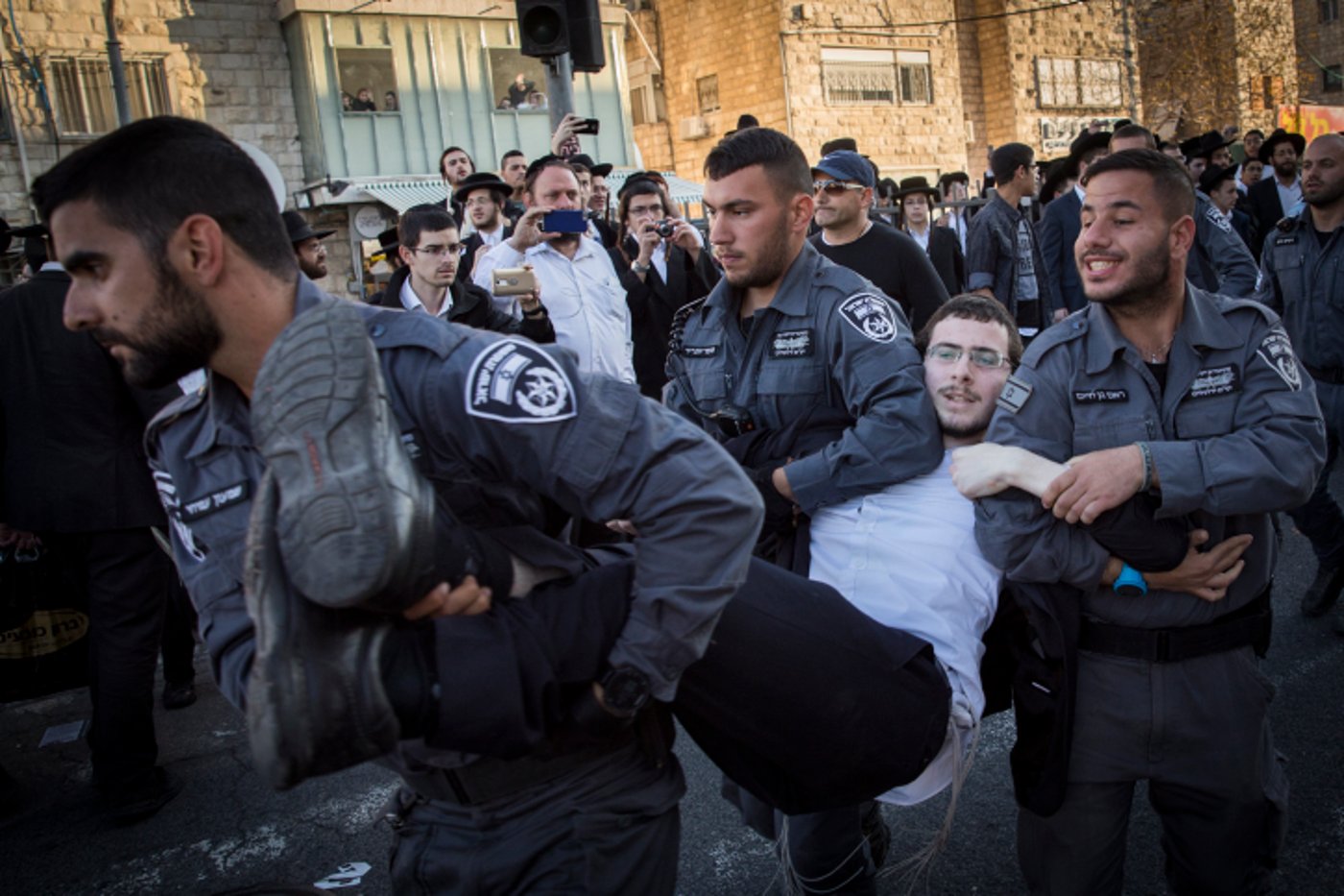 עצורים ופקקים: הפגנת 'הפלג' היומית בעין המצלמה
