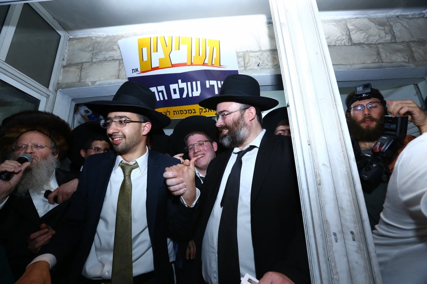 עם לימוזינה וברכה מהרב: כך הוחזרו האסירים לכלא הצבאי