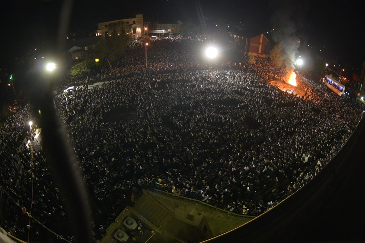 "בגלל הלימודים"; האדמו"ר ידליק את המדורה ביום ראשון
