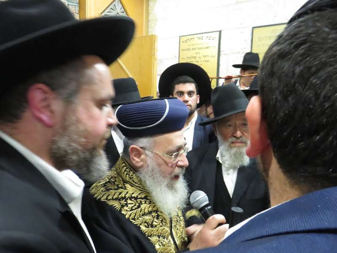 אלפים בהלווית הגאון רבי ראובן שראבני זצ"ל