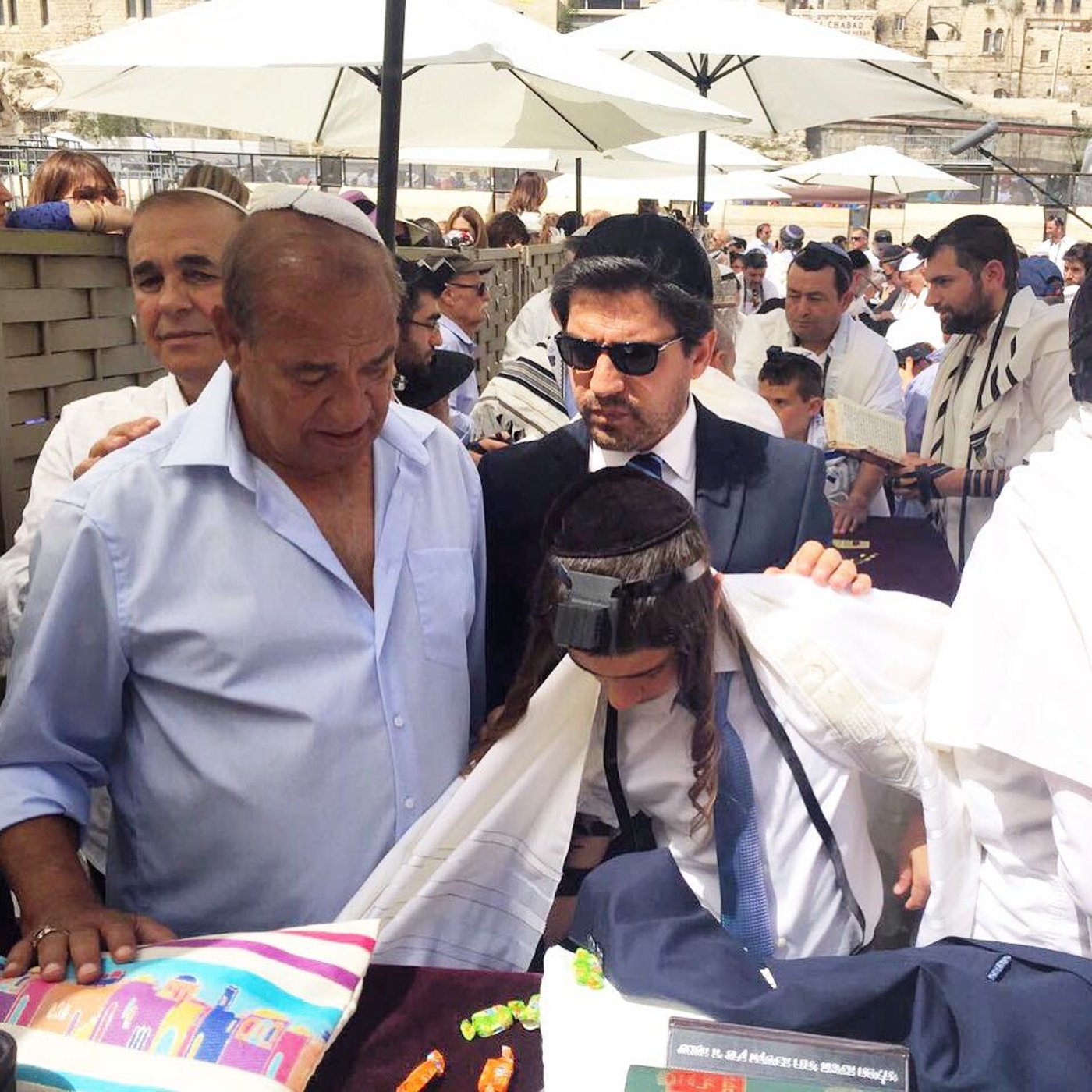 זאב רווח, הנכד החרדי ורב הסלבס חוגגים בר מצווה בכותל