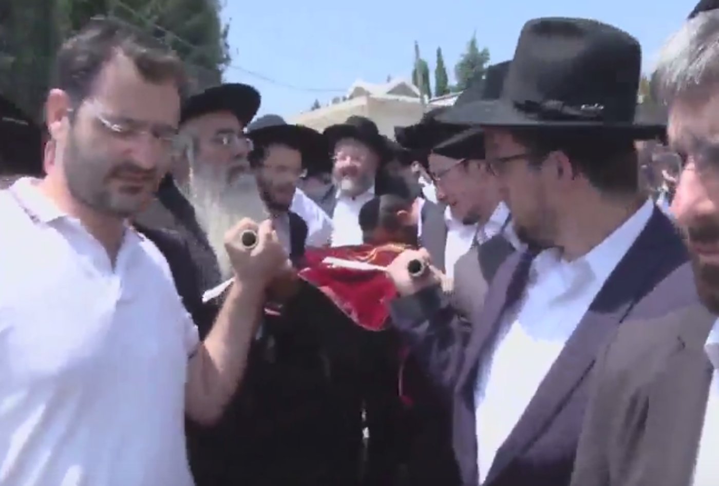 הנכד ינקי דרעי נפרד מסבתא